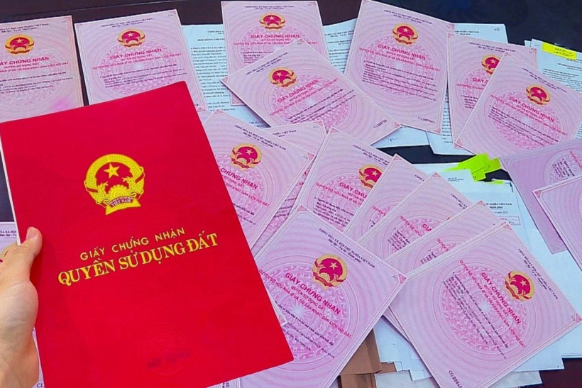Trường hợp đăng ký đất đai phải cấp sổ đỏ theo quy định mới, người dân cần lưu ý. (Ảnh minh họa)