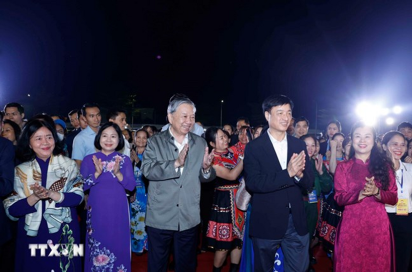 Tổng Bí thư Tô Lâm dự Ngày hội Đại đoàn kết toàn dân tộc tại phường Thượng Cát, thành phố Hà Nội (tháng 11-2025) _Ảnh: TTXVN