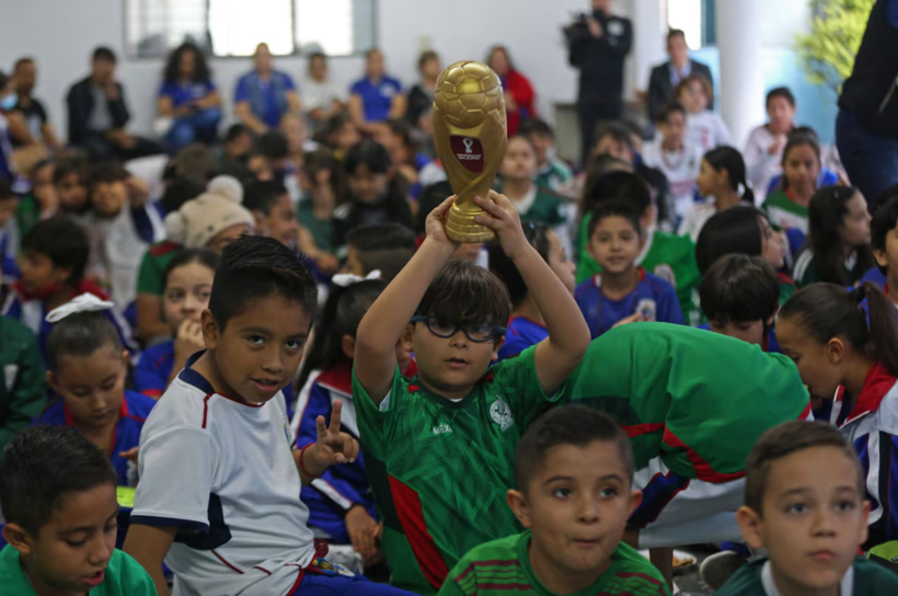 Học sinh Mexico từ bậc mầm non đến trung học phổ thông sẽ kết thúc năm học sớm hơn hơn một tháng so với kế hoạch ban đầu. Ảnh: CUARTOSCURO