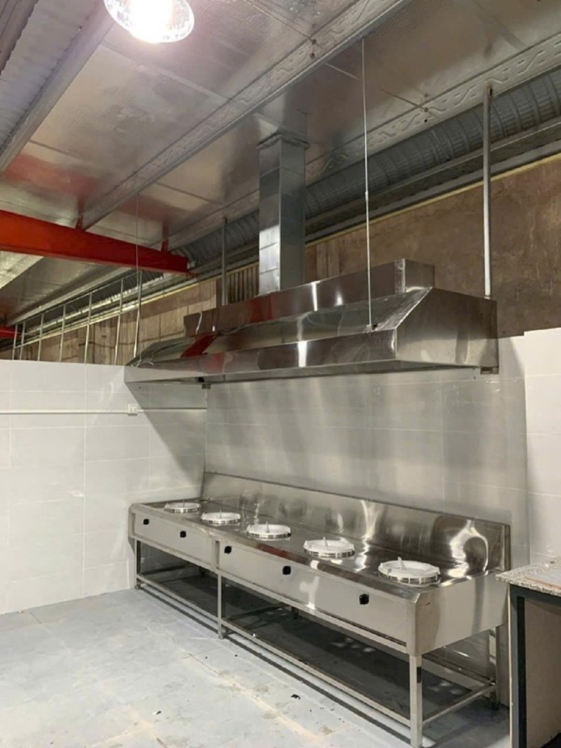 Hệ thống bếp công nghiệp inox hoàn thiện lắp đặt cho nhà hàng tại TP.HCM