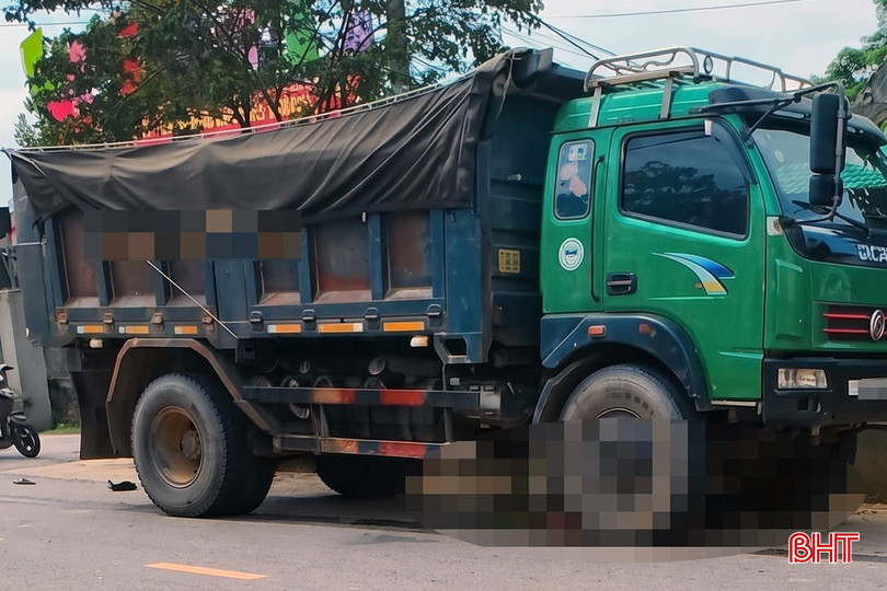 Hiện trường vụ tai nạn giao thông nghiêm trọng khiến 2 mẹ con tử vong ở xã Trường Lưu.