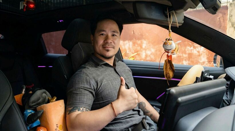 Anh Trần Anh Tuấn, một cán bộ ngân hàng tại Hà Nội, đã chia tay chiếc xe xăng để sở hữu VinFast VF 7.