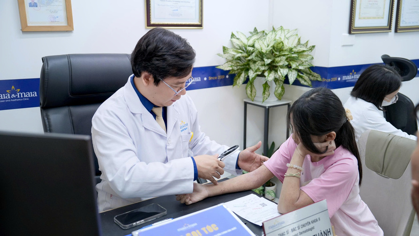 Bác sĩ cảnh báo loạt bệnh da dễ mắc khi đi bơi mùa hè