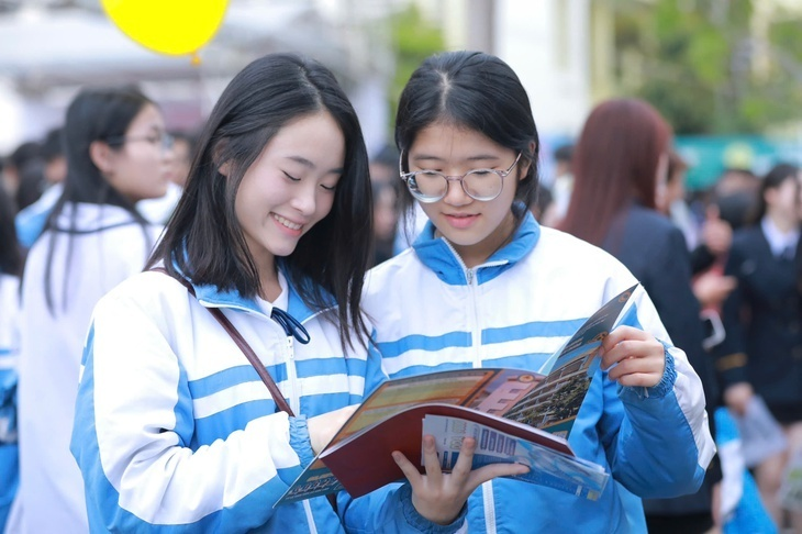 Với quy mô dự kiến hơn 1,2 triệu thí sinh trên cả nước, việc nắm vững thời gian là yếu tố tiên quyết giúp các em chủ động và giảm bớt áp lực tâm lý trong Kỳ thi tốt nghiệp THPT 2026. Ảnh minh họa
