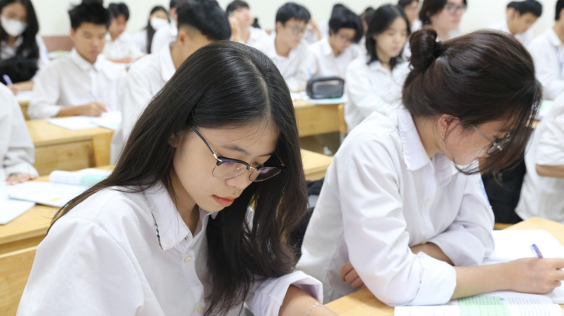 Kỳ thi vào lớp 10 đang đến rất gần, mỗi phụ huynh, học sinh đều có những "chiến thuật" riêng. Ảnh minh họa