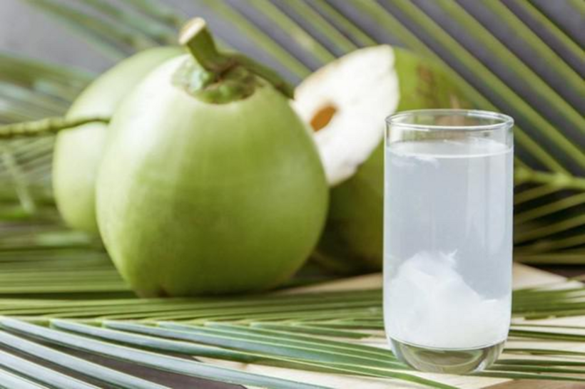Nước dừa giàu kali và magie, có thể hỗ trợ bù nước sau khi vận động hoặc đổ nhiều mồ hôi. Ảnh minh họa