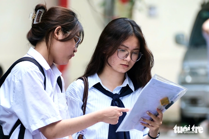 Thí sinh tham dự kỳ thi đánh giá năng lực do Trường đại học Sư phạm Hà Nội tổ chức năm 2025 để tranh suất vào ngành đào tạo giáo viên - Ảnh: NGUYÊN BẢO
