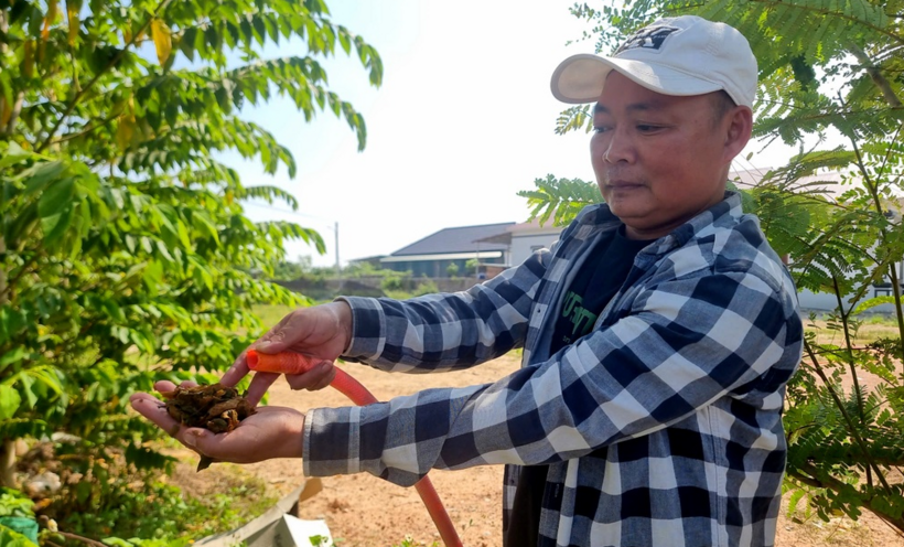 Người dân khu tái định cư ở thôn Nam Hiếu, xã Hiếu Giang rất mong sớm được cấp nước sạch để sử dụng. (Ảnh: Dân trí)