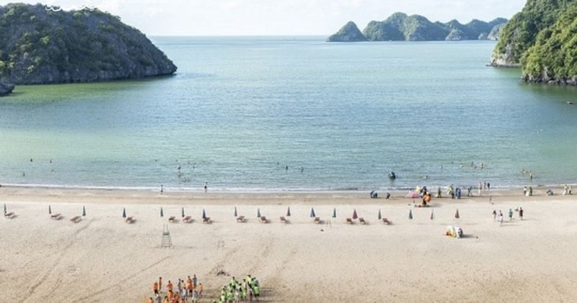 Một bãi tăm ở Cát Bà.