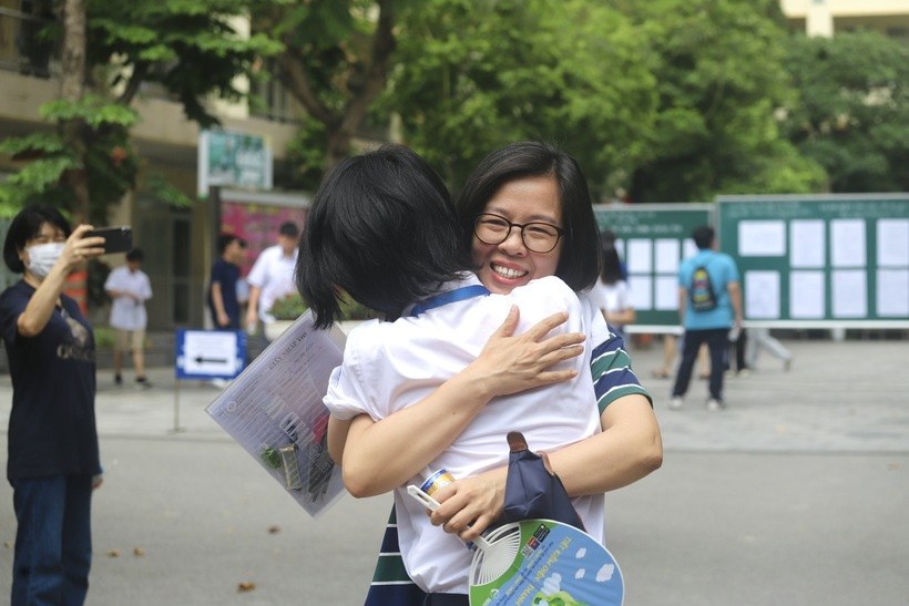 Theo chuyên gia, học sinh cần được yêu thương, không phải bị đánh giá qua một kỳ thi. Ảnh minh họa