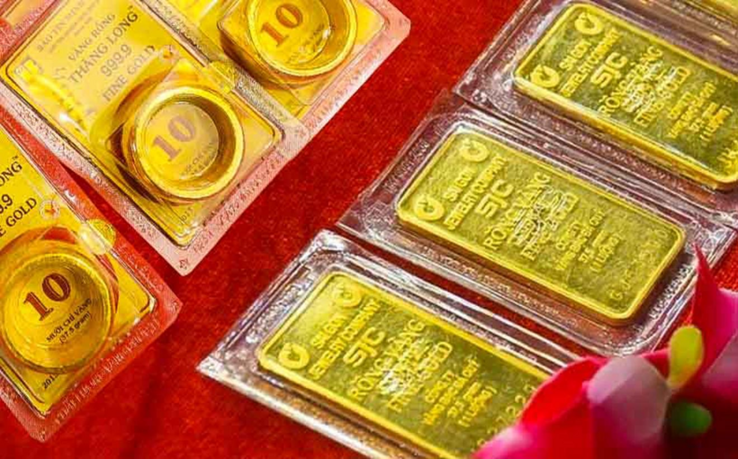 Vàng SJC và nhẫn một số thương hiệu tiếp đà giảm mạnh. (Ảnh: Dân Việt)