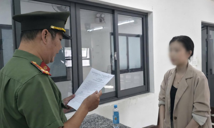 Thuê người thi hộ tiếng Anh để nhận bằng thạc sĩ, cô gái bị phát hiện - 1