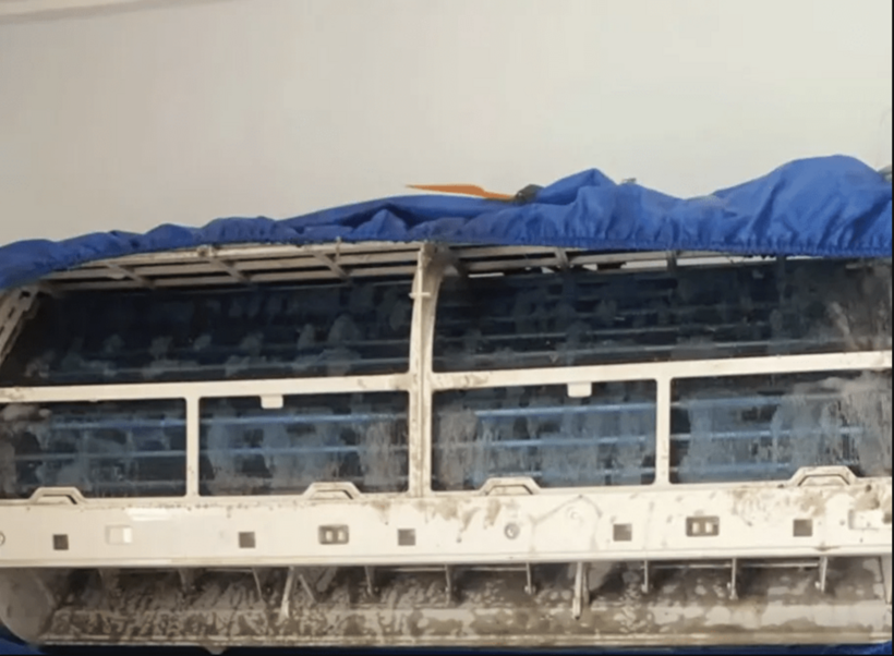 Trước khi bắt đầu bật điều hòa lần đầu tiên vào mùa nóng, người dân bắt buộc phải tiến hành vệ sinh toàn diện và chuyên sâu cho toàn bộ thiết bị. Ảnh minh họa
