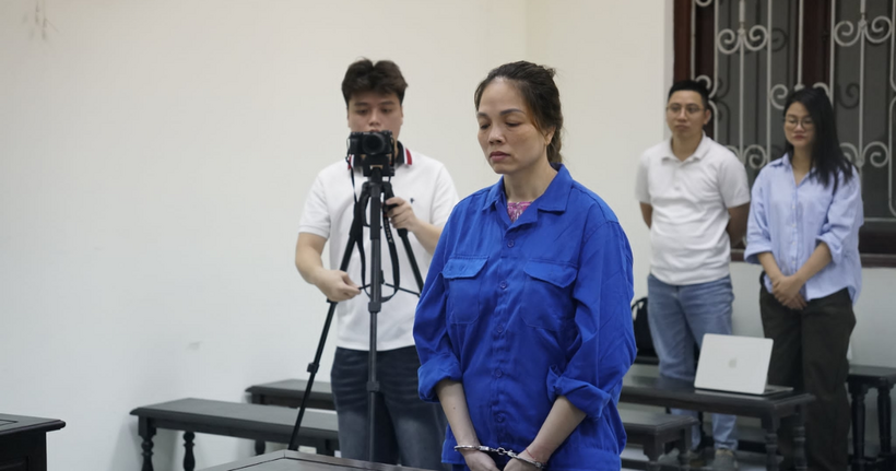 Bị cáo Nguyễn Thị Vân Anh tại phiên tòa.