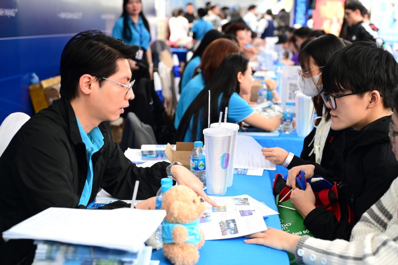 Theo thống kê từ Bộ GD&ĐT, Công nghệ thông tin trong nhiều năm liên tiếp luôn nằm trong nhóm những ngành có số lượng thí sinh đăng ký xét tuyển lớn nhất cả nước. Ảnh minh họa