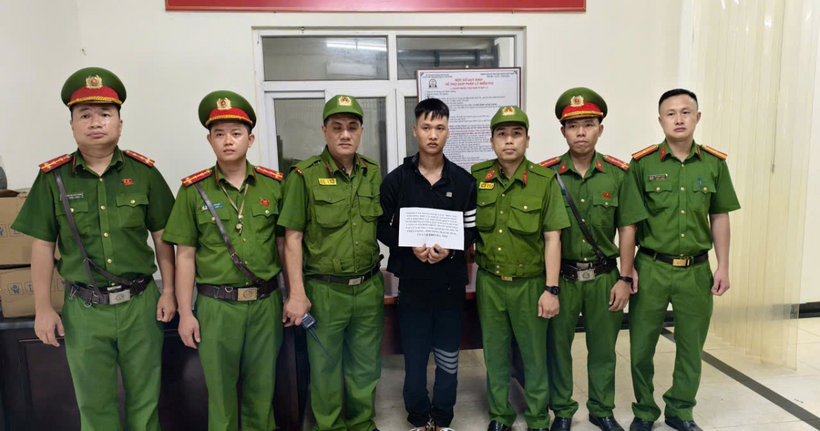 Đối tượng cướp tiệm vàng ở phố Vọng, Hà Nội bị bắt giữ. (Ảnh: Công an Hà Nội)
