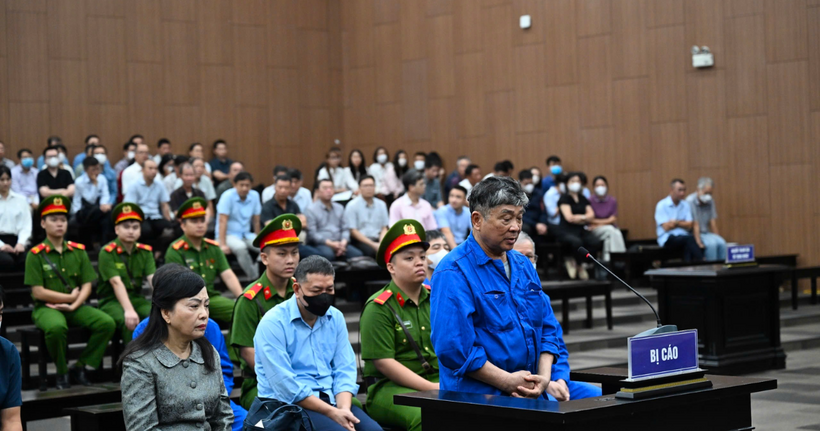 Các bị cáo tại phiên tòa.