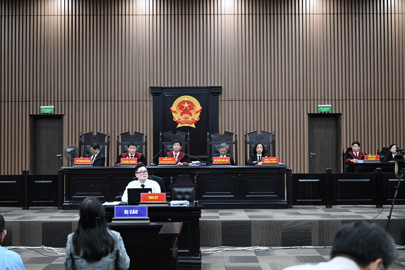 Toàn cảnh phiên tòa.