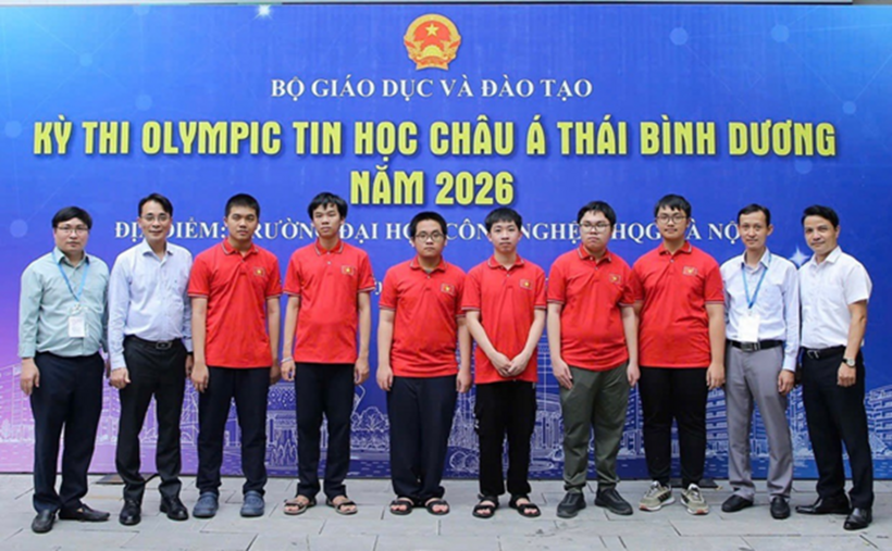 6 học sinh Việt Nam tham dự APIO 2026. Ảnh: MOET