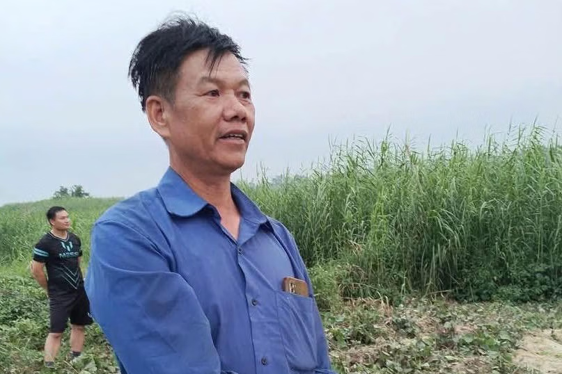Ông Trương Hữu Khoa, người đã đưa 3 nạn nhân lên bờ. (Ảnh: Pháp luật Việt Nam)