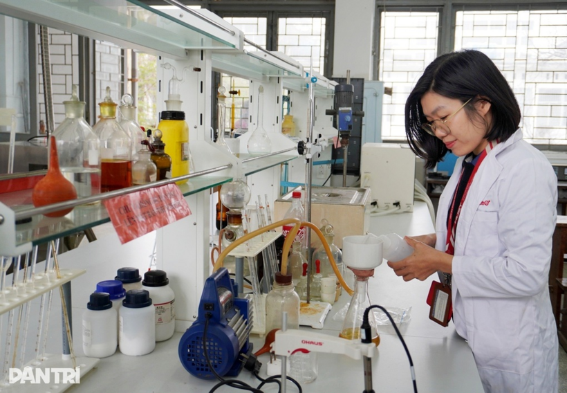 TS Vũ Thị Tần - Trường Hoá và Khoa học sự sống, Đại học Bách khoa Hà Nội (Ảnh: Hoa Lê).