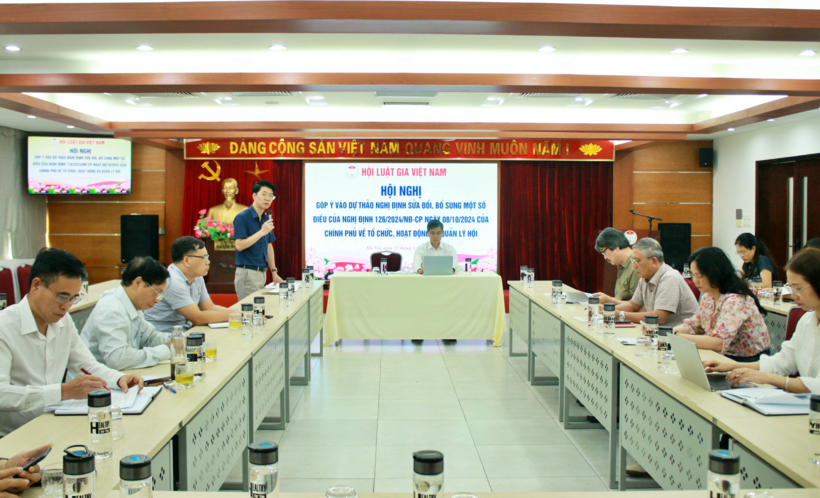 Ông Nguyễn Khánh Ngọc - Chủ tịch Hội Luật gia Việt Nam chủ trì hội nghị.