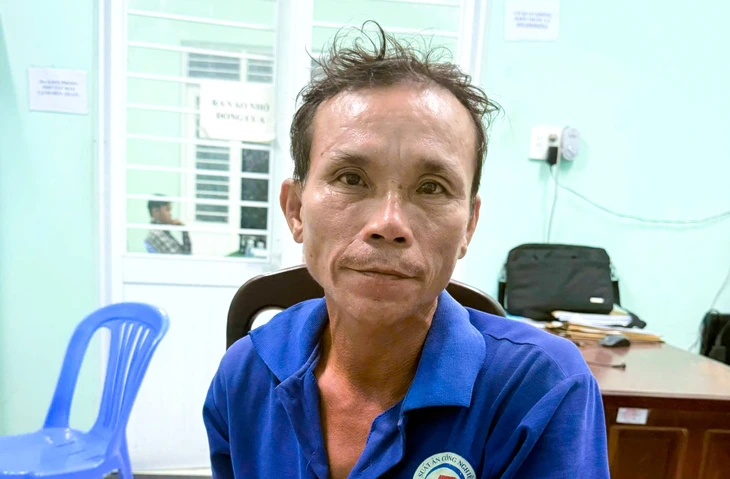 Nguyễn Văn Hướt tại cơ quan công an. Ảnh: Tuổi Trẻ