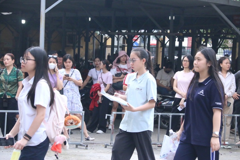 Tính chung cả hai đợt thi số lượng hồ sơ đăng ký đạt mức kỷ lục với gần 23.000 thí sinh