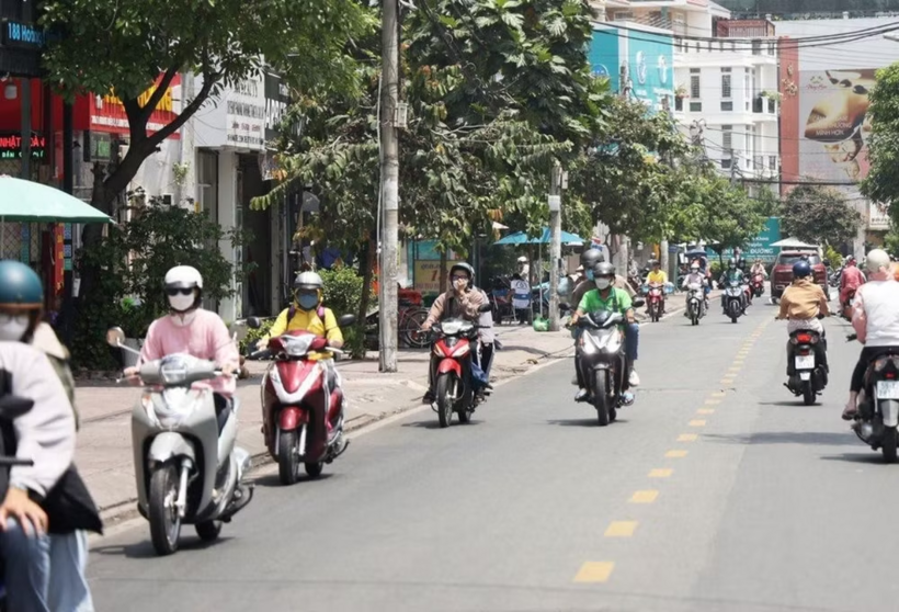 Hôm nay, thí sinh ở Ninh Bình và Đà Nẵng chính thức làm bài thi vào lớp 10 trong tình hình thời tiết khá nắng nóng. Ảnh minh họa