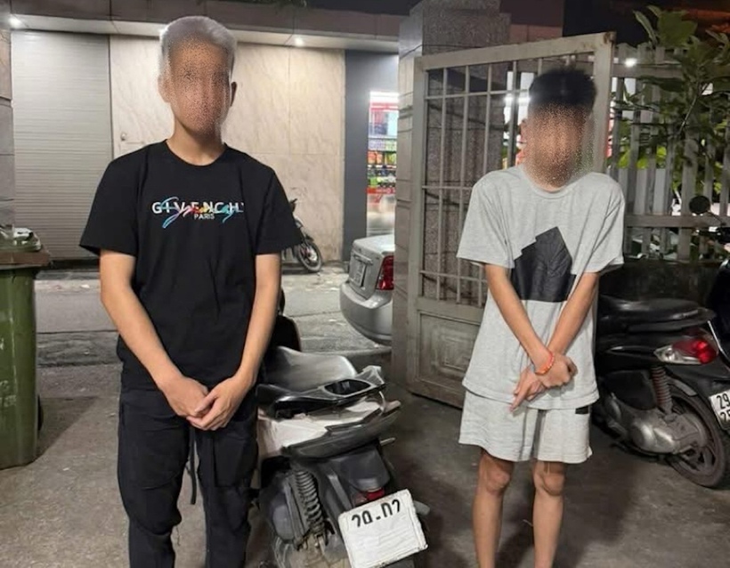 2 đối tượng tại cơ quan Công an