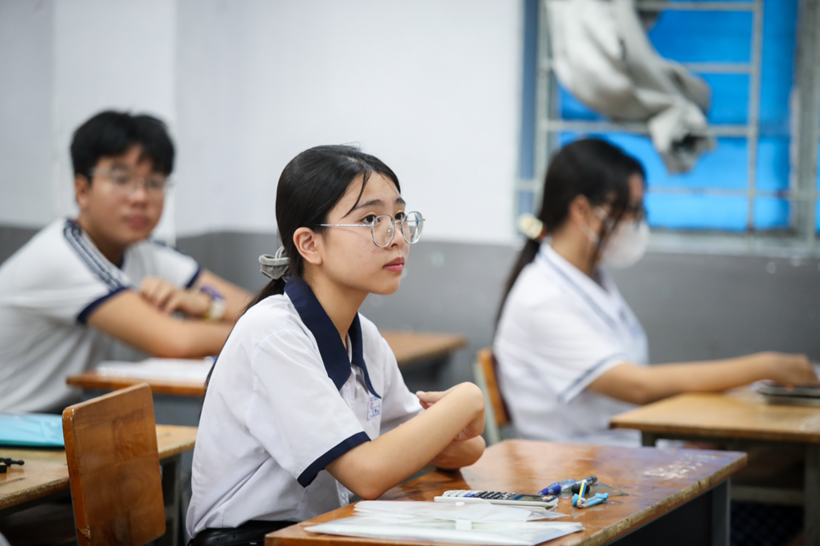 Dù sở hữu nền tảng kiến thức vững vàng, không ít sĩ tử vẫn ngậm ngùi đánh rơi những điểm số đầy tiếc nuối chỉ vì các sai sót "ngớ ngẩn" trong phòng thi. Ảnh minh họa