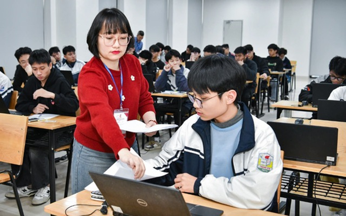 Bộ GD&ĐT đề xuất mỗi học sinh được lập một học bạ số gắn với mã hồ sơ học tập suốt đời. Ảnh minh họa