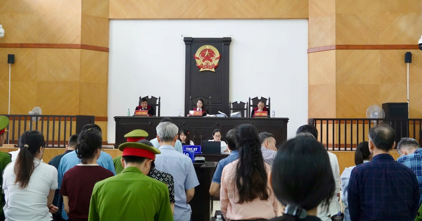 Toàn cảnh phiên tòa.