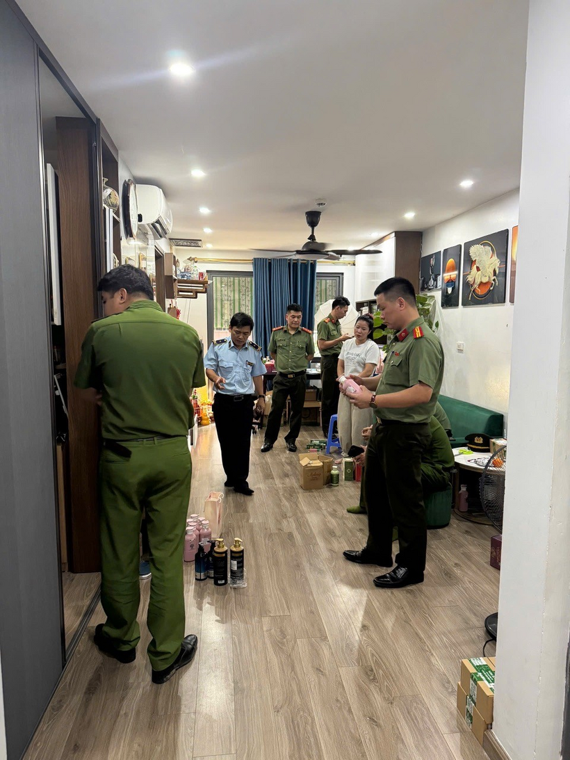Hà Nội: Chuyển công an điều tra vụ kinh doanh mỹ phẩm giả tại xã Quang Minh - 1