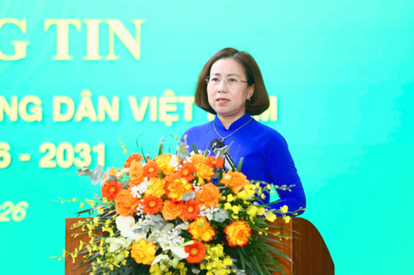 Bà Bùi Thị Thơm - Phó Chủ tịch ban chấp hành Trung ương Hội Nông dân Việt Nam phát biểu tại buổi họp báo.
