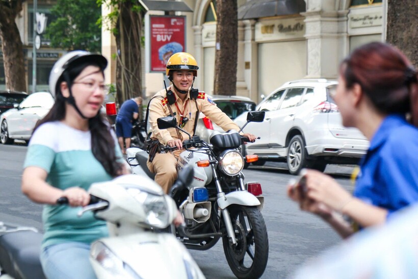 Tăng cường tuần tra kiểm soát bảo đảm giao thông trên tuyến.
