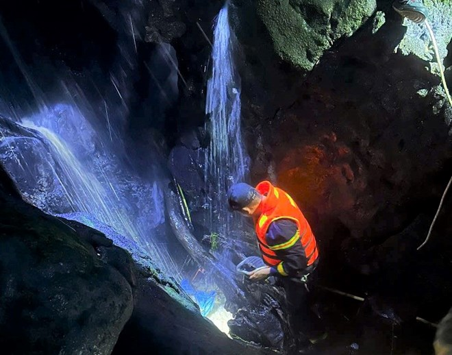 Vực sâu tại thác Phú Xuân, nơi nữ sinh gặp nạn đuối nước tử vong. (Ảnh: Lao động)