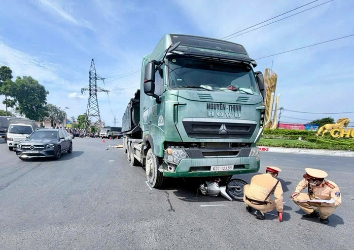 Hiện trường vụ tai nạn thương tâm.