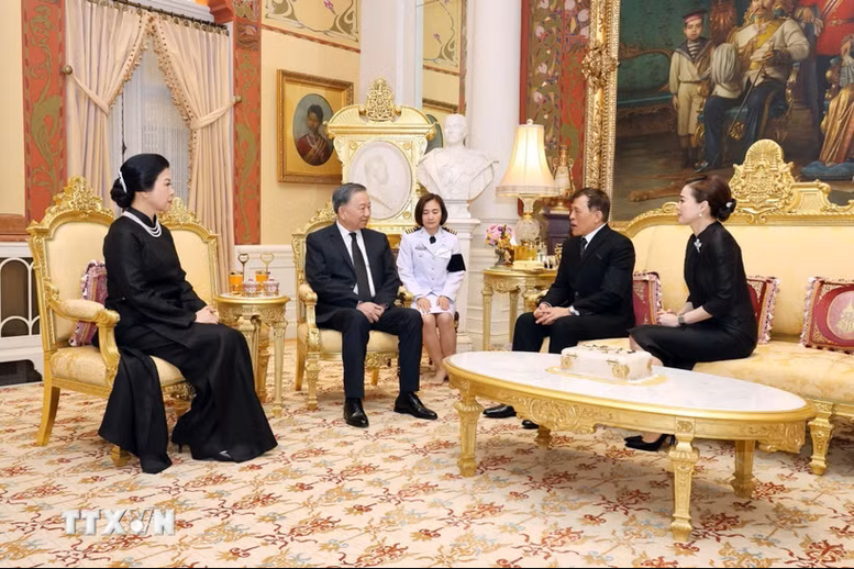 Tổng Bí thư, Chủ tịch nước Tô Lâm và Phu nhân hội kiến Nhà Vua Thái Lan và Hoàng hậu - Ảnh: TTXVN