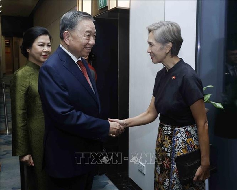 Lãnh đạo Singapore đón Tổng Bí thư, Chủ tịch nước Tô Lâm và Phu nhân tại sân bay Changi, Singapore - Ảnh: TTXVN