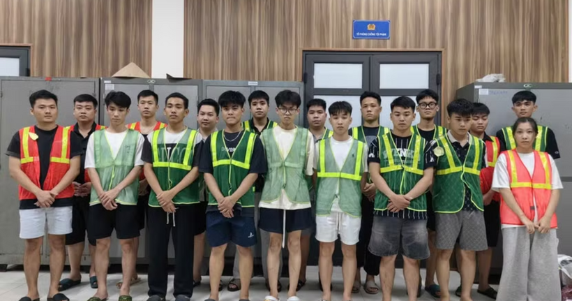 Các đối tượng tại cơ quan công an. (Ảnh:L.N)