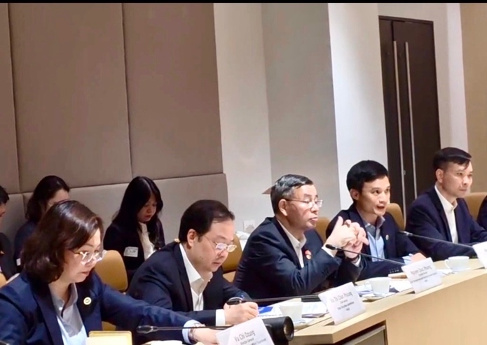Đoàn công tác Bộ Tài chính tại buổi làm việc.