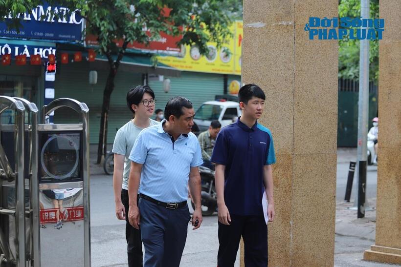 Thí sinh tham gia kỳ thi vào lớp 10 THPT 2026 ở Hà Nội. Ảnh: Lê Liên