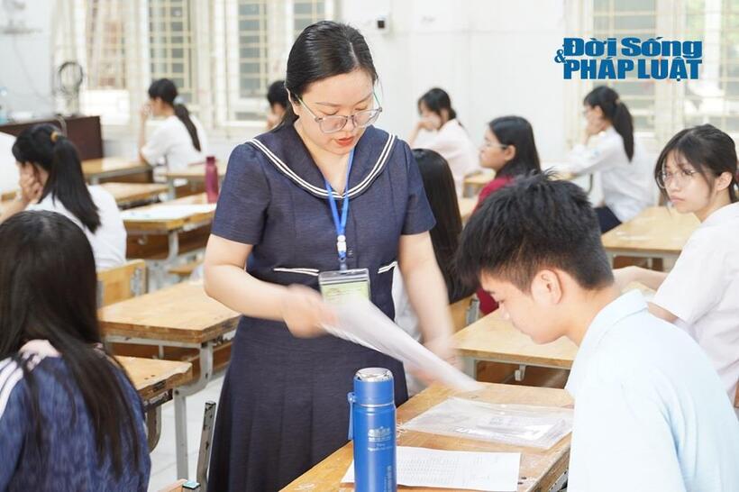 Sáng nay (30/5), hơn 123.000 thí sinh Hà Nội đã hoàn thành bài thi môn Ngữ văn trong kỳ thi lớp 10 công lập năm 2026 với thời gian 120 phút. Ảnh: Lê Liên