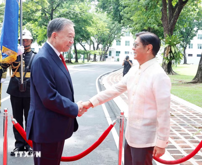 Tổng thống Philippines Ferdinand Romualdez Marcos Jr. đón Tổng Bí thư, Chủ tịch nước Tô Lâm - Ảnh: TTXVN