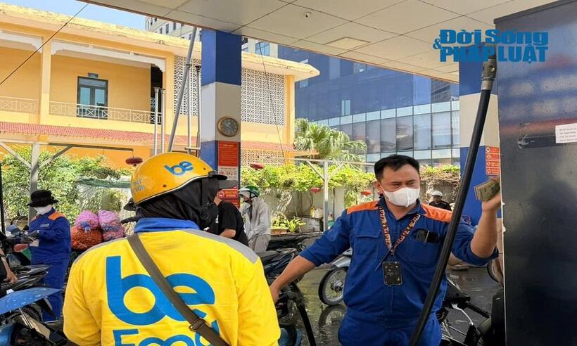 Nhiều tài xế công nghệ lựa chọn trải nghiệm xăng E10 và theo dõi mức tiêu hao nhiên liệu thực tế.