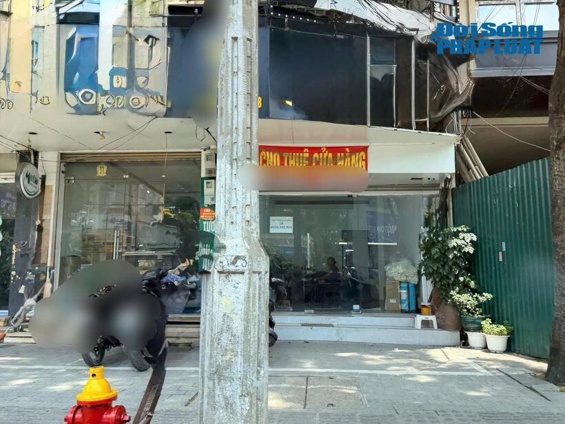 Giá thuê mặt bằng tại các tuyến phố trung tâm vẫn neo cao dù tỷ lệ trống gia tăng. Ảnh chụp ngày 3/6/2026.
