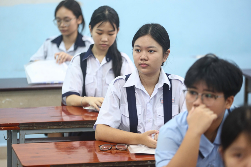 Sáng nay (2/6), hơn 151.000 thí sinh tại TP.HCM bước vào ngày thi cuối cùng trong kỳ thi tuyển sinh lớp 10 công lập năm học 2026-2027. Ảnh: Dân trí