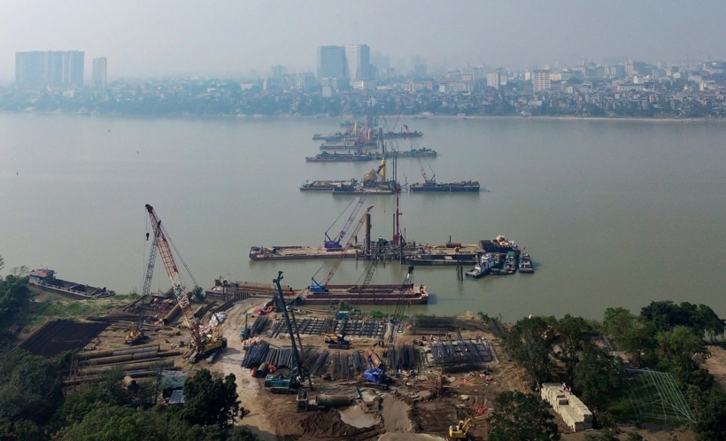 Hà Nội đang đẩy nhanh các cầu qua sông Hồng. (Ảnh: Dân trí)