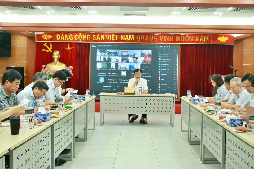 Hội thảo được tổ chức trực tiếp kết hợp trực tuyến tới Hội Luật gia các tỉnh, thành trên cả nước.
